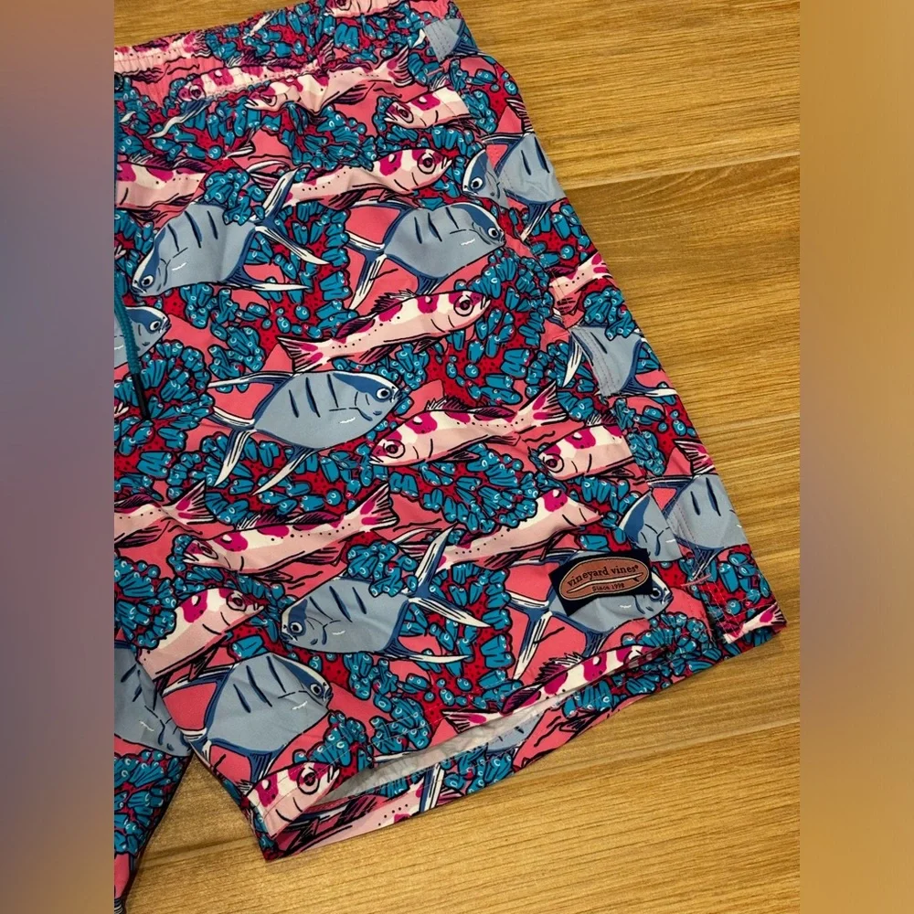 NWOT Vineyard Vines swim trunk